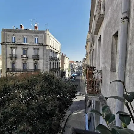 T2 Atypique, Rénové