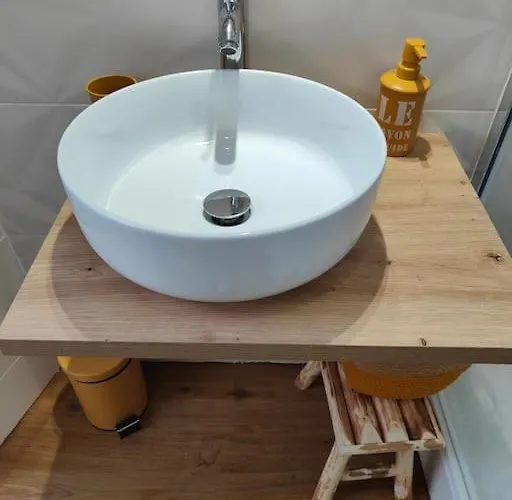 T2 Atypique, Renove Apartamento *